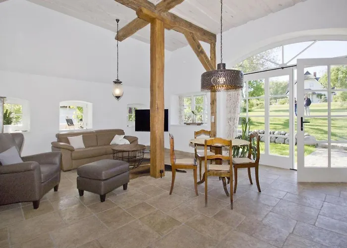 Gutshof Ostseeblick Ferienwohnung 03 * Neuendorf (Rugen)